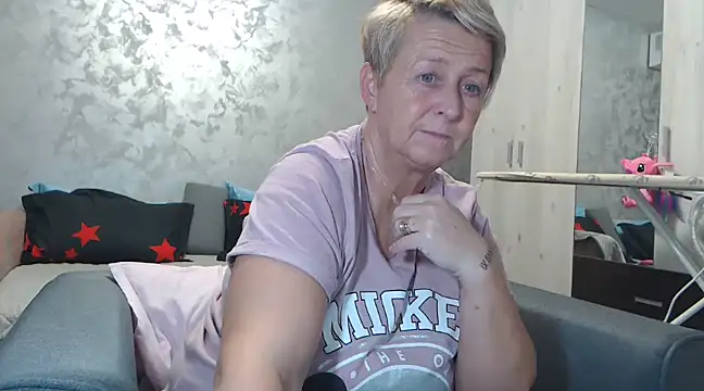 RosesandLillies online show from 03/12/25, 05:49