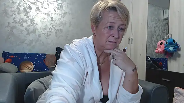 RosesandLillies online show from 10/09/25, 03:54