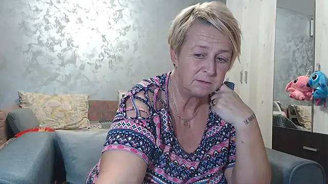 RosesandLillies online show from 10/20/25, 04:07