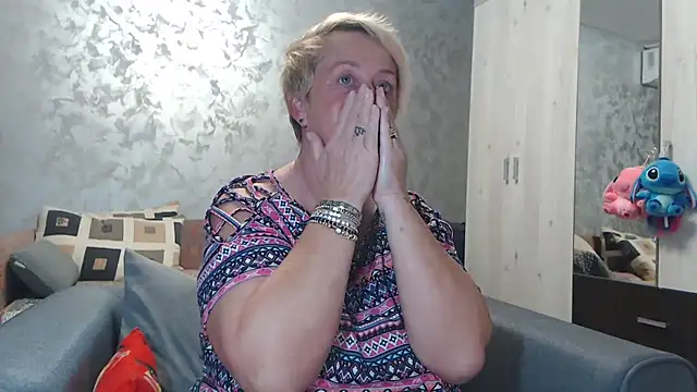 RosesandLillies online show from 10/21/25, 05:02