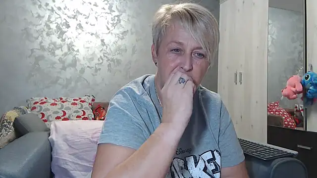 RosesandLillies online show from 11/10/25, 05:12