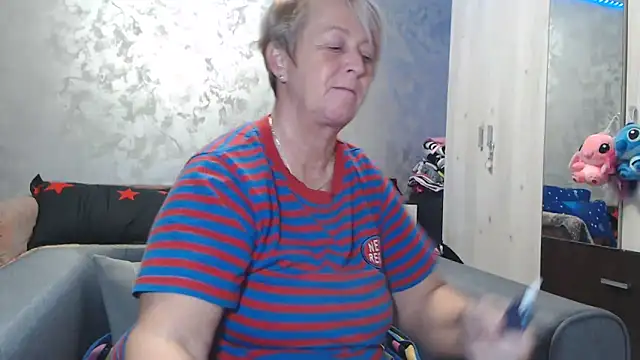 RosesandLillies online show from 01/15/26, 04:44