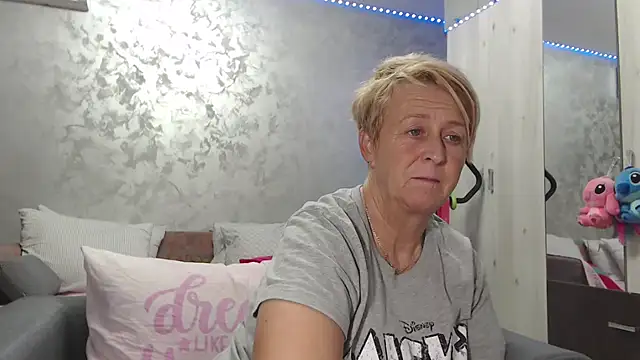 RosesandLillies online show from 04/13/26, 04:12