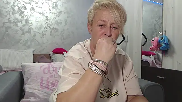 RosesandLillies online show from 04/19/26, 05:01