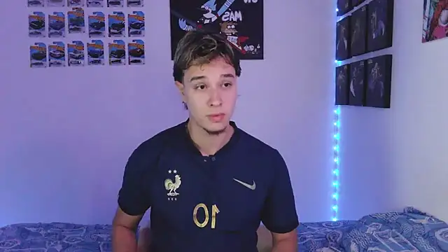 Snapshot of jack_walker190 chatting on 11/07/25, 04:12 jack walker190 online show from 11/07/25, 04:12