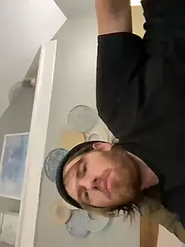 Snapshot of Explosive_andyy chatting on 10/28/25, 11:25 Explosive andyy online show from 10/28/25, 11:25