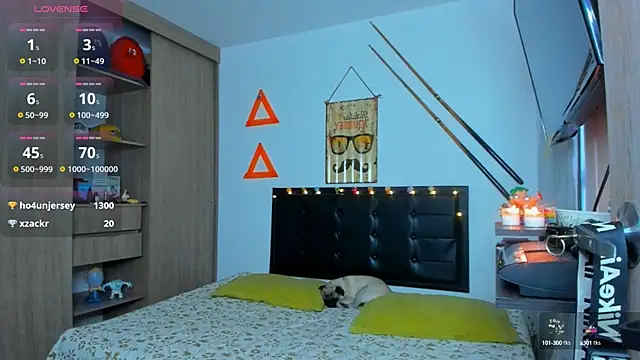 Snapshot of fitnolan chatting on 03/14/25, 11:45 fitnolan online show from 03/14/25, 11:45