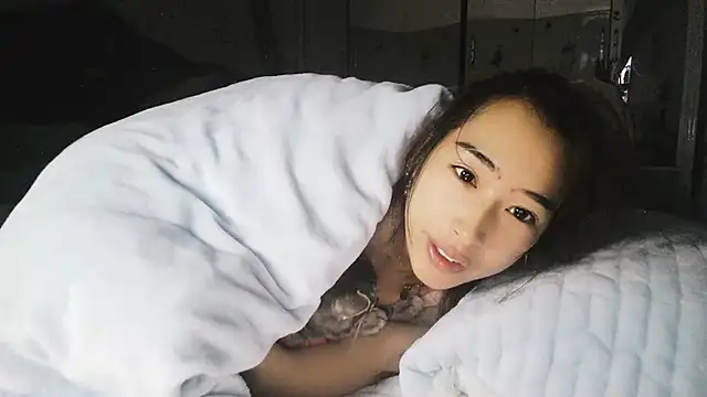 hebe-02 online show from 11/26/25, 11:17