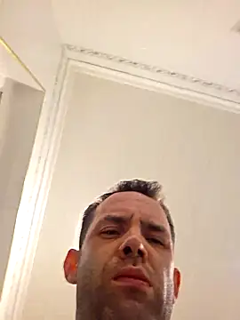 Snapshot of Nidge251 chatting on 04/16/26, 11:07 Nidge251 online show from 04/16/26, 11:07