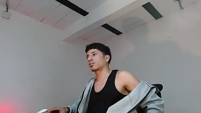 AngelHil online show from 04/11/26, 02:05