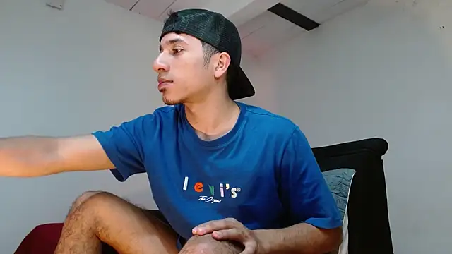 AngelHil online show from 04/13/26, 01:55