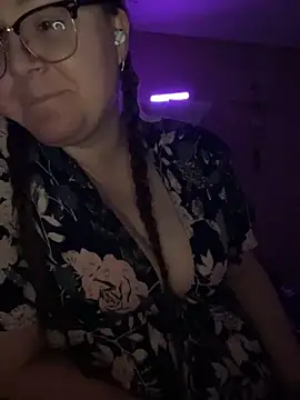 HTXBELLE online show from 02/25/25, 12:47