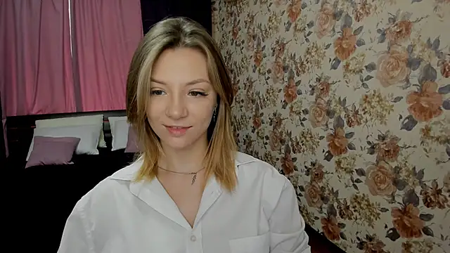 Snapshot of AmandaGracy_1 chatting on 10/12/25, 10:14 AmandaGracy 1 online show from 10/12/25, 10:14