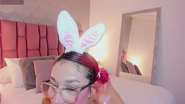 Snapshot of AbellaFox_ chatting on 11/18/25, 07:29 AbellaFox online show from 11/18/25, 07:29