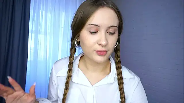 QuennaCoote online show from 02/05/26, 07:13