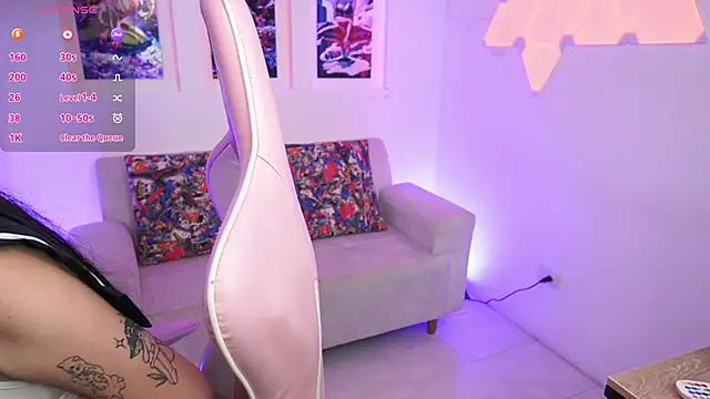 Snapshot of SaharaKramer chatting on 02/24/25, 07:52 SaharaKramer online show from 02/24/25, 07:52