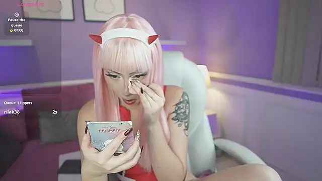 SaharaKramer online show from 11/20/25, 07:13