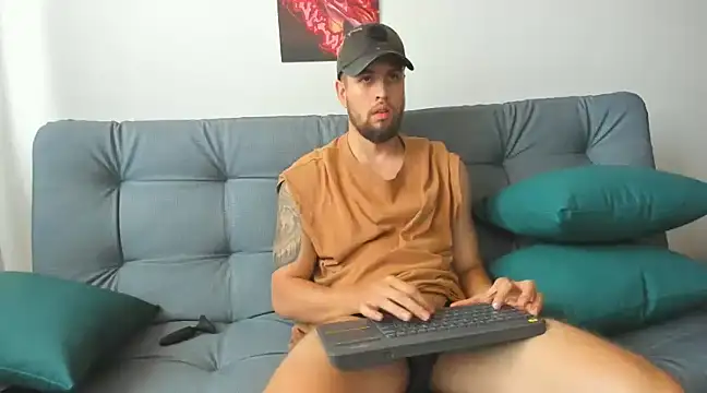 Snapshot of bastianwatson10 chatting on 02/28/25, 05:15 bastianwatson10 online show from 02/28/25, 05:15