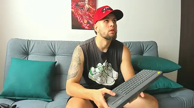 Snapshot of bastianwatson10 chatting on 03/15/25, 04:54 bastianwatson10 online show from 03/15/25, 04:54