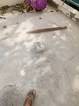 indian couple4 online show from 04/17/26, 03:31