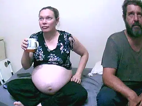 Snapshot of redsparrowXxXx chatting on 10/16/25, 03:35 redsparrowXxXx online show from 10/16/25, 03:35