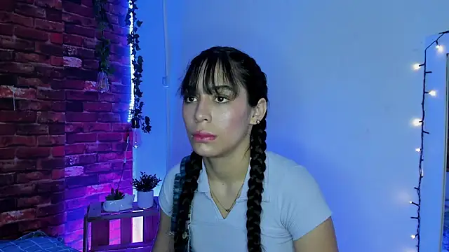 Snapshot of TANIA_06 chatting on 09/10/25, 01:22 TANIA 06 online show from 09/10/25, 01:22