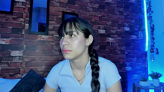 Snapshot of TANIA_06 chatting on 09/15/25, 11:21 TANIA 06 online show from 09/15/25, 11:21