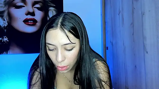 Snapshot of TANIA_06 chatting on 09/19/25, 01:12 TANIA 06 online show from 09/19/25, 01:12