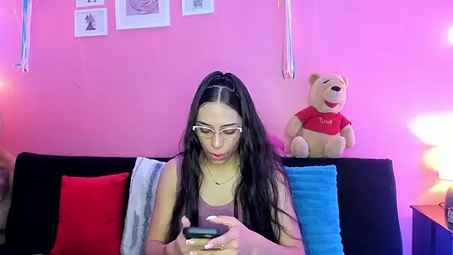 Snapshot of TANIA_06 chatting on 10/19/25, 08:20 TANIA 06 online show from 10/19/25, 08:20