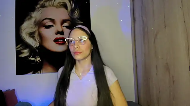 TANIA 06 online show from 10/30/25, 01:23