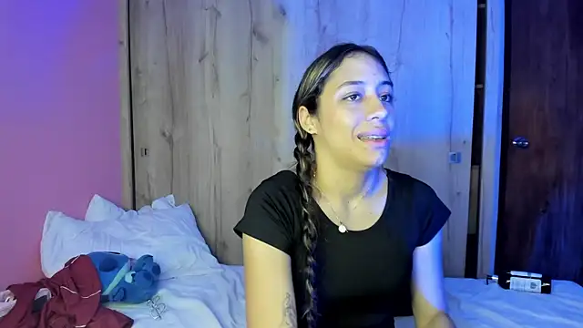 TANIA 06 online show from 04/18/26, 07:58