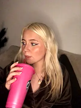 Blondie Sofia Essexbabe online show from 12/17/25, 11:33