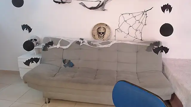 emily-777 online show from 10/31/25, 10:27