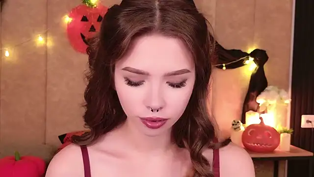 Sierra Fane online show from 10/27/25, 06:28