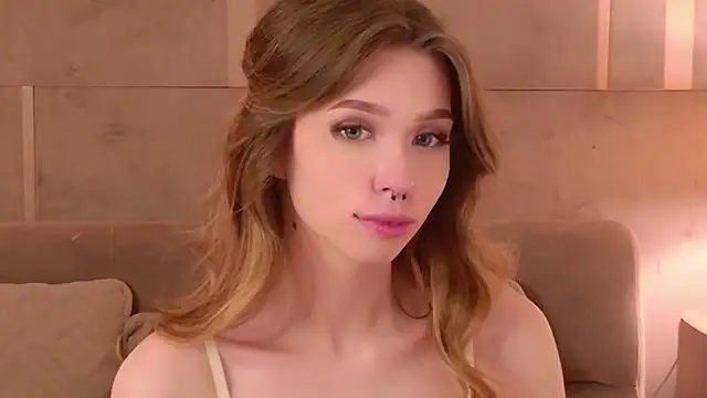 Snapshot of Sierra_Fane chatting on 05/16/26, 10:36 Sierra Fane online show from 05/16/26, 10:36