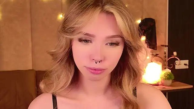 Snapshot of Sierra_Fane chatting on 05/29/26, 06:11 Sierra Fane online show from 05/29/26, 06:11