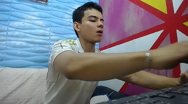 seigfried0 online show from 02/25/25, 07:03