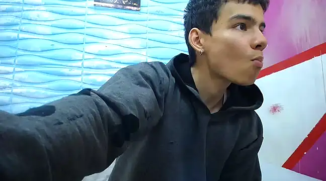 seigfried0 online show from 03/17/25, 07:58