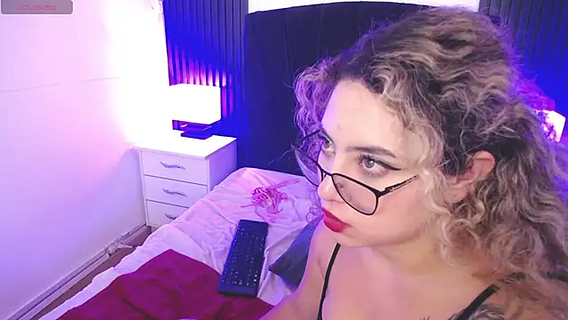 veenus hs online show from 03/22/25, 09:02