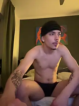 Snapshot of NaomiMulan chatting on 02/22/25, 01:22 NaomiMulan online show from 02/22/25, 01:22