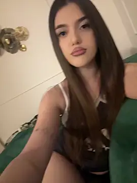 Snapshot of NaomiMulan chatting on 03/19/25, 10:42 NaomiMulan online show from 03/19/25, 10:42