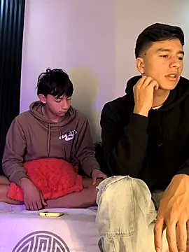 Snapshot of Andres_Sebas chatting on 03/07/25, 06:35 Andres Sebas online show from 03/07/25, 06:35