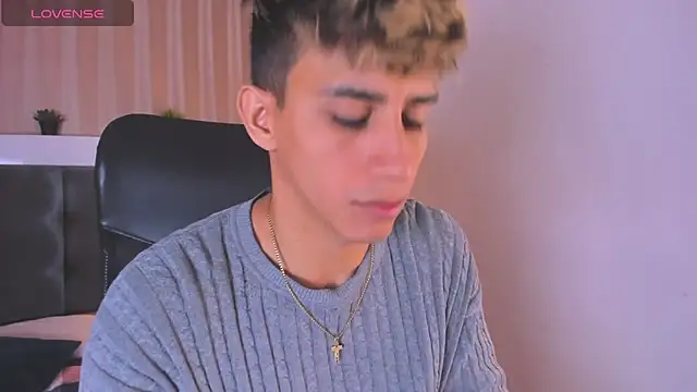 Snapshot of Allex_Cano chatting on 02/25/25, 12:24 Allex Cano online show from 02/25/25, 12:24