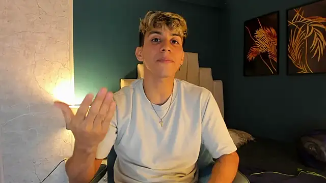 Snapshot of Allex_Cano chatting on 03/02/25, 09:10 Allex Cano online show from 03/02/25, 09:10