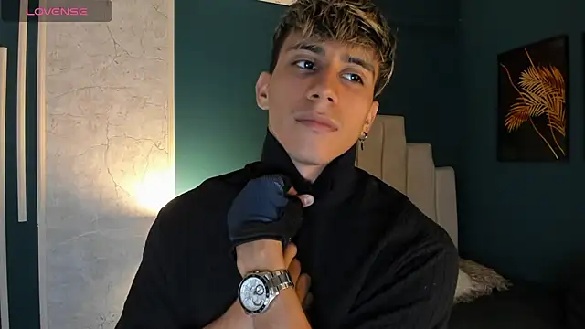 Snapshot of Allex_Cano chatting on 03/03/25, 03:08 Allex Cano online show from 03/03/25, 03:08