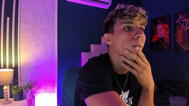 Snapshot of Allex_Cano chatting on 03/05/25, 09:16 Allex Cano online show from 03/05/25, 09:16