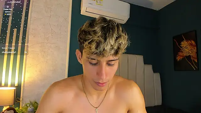 Snapshot of Allex_Cano chatting on 03/11/25, 09:34 Allex Cano online show from 03/11/25, 09:34