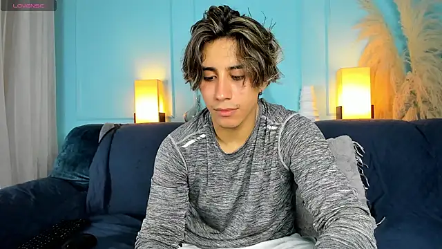 Snapshot of Allex_Cano chatting on 09/13/25, 01:33 Allex Cano online show from 09/13/25, 01:33