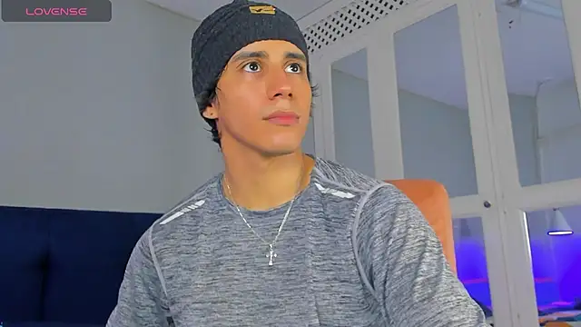 Snapshot of Allex_Cano chatting on 09/24/25, 09:40 Allex Cano online show from 09/24/25, 09:40