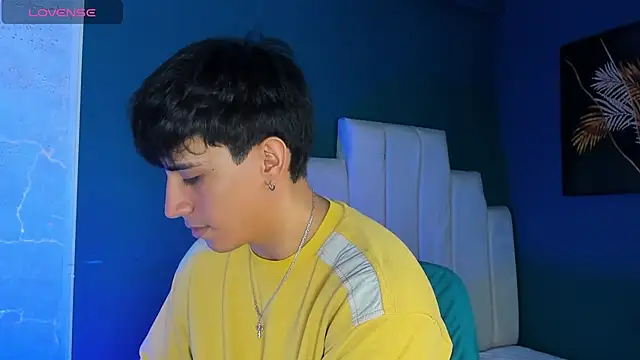 Snapshot of Allex_Cano chatting on 10/12/25, 07:13 Allex Cano online show from 10/12/25, 07:13